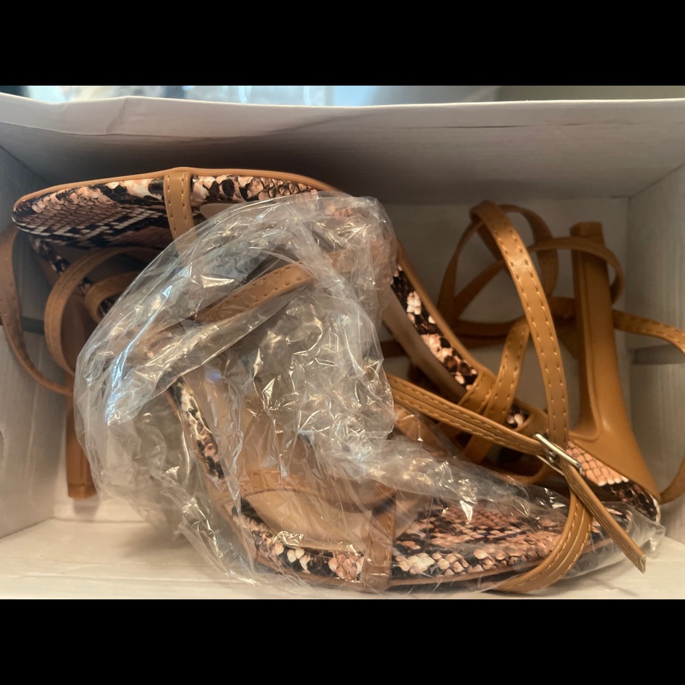 Snake Pattern Women's Heels - Picture 2 of 2
